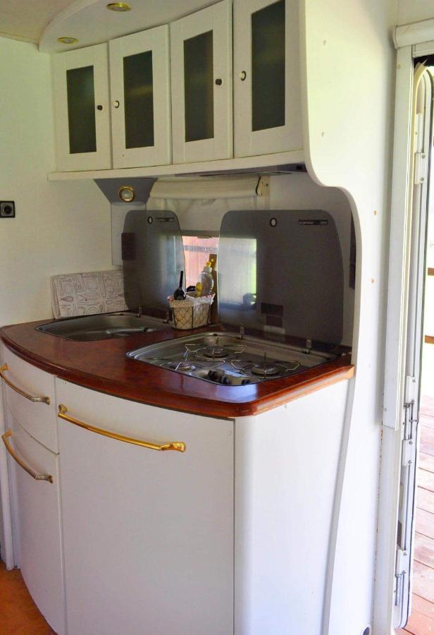 Guillerin Caravan And Glamping Sornac Ngoại thất bức ảnh