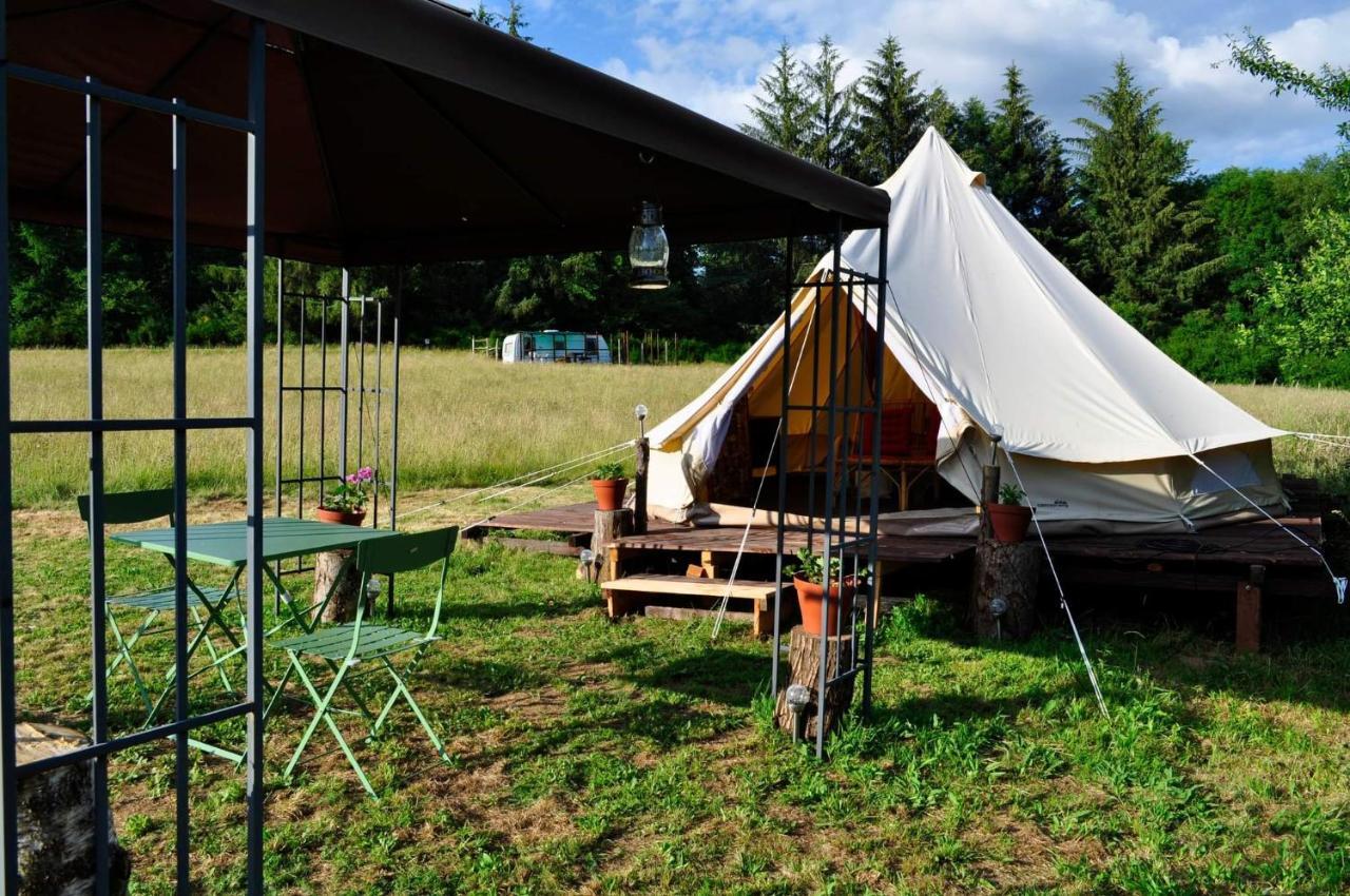 Guillerin Caravan And Glamping Sornac Ngoại thất bức ảnh